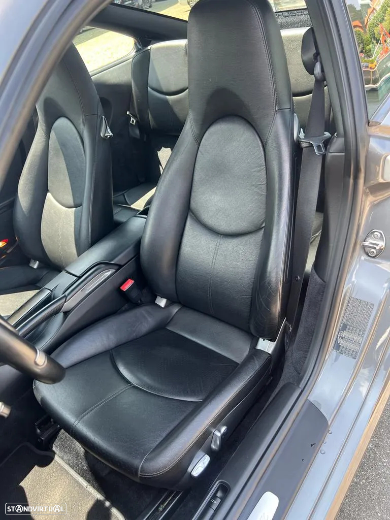 Porsche 911 (997) Carrera - 17