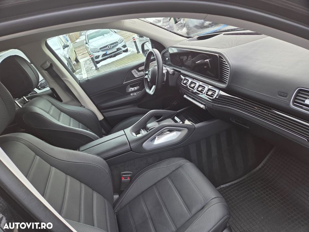 Mercedes-Benz GLS - 33