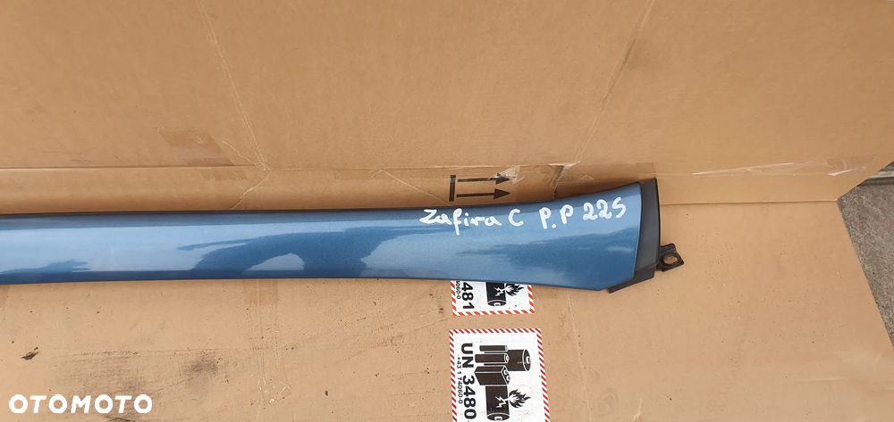 Listwa szyby czołowej prawy przód Opel Zafira C 22S 13407802R 20808480 - 3
