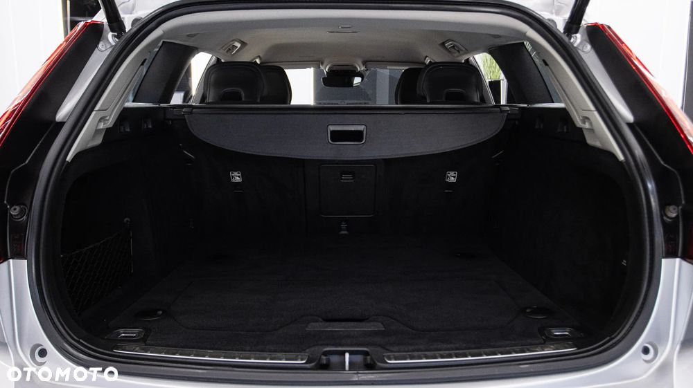 Volvo V60 B4 D Momentum Pro - 27
