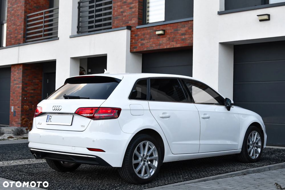 Audi A3 Sportback 1.6 TDI Sport S tronic - 5
