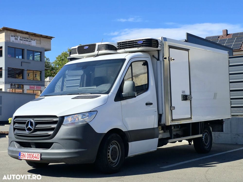 Mercedes-Benz Sprinter - 2