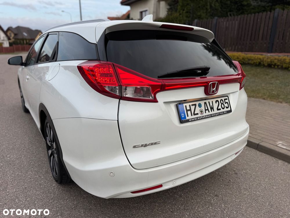 Honda Civic 1.8 i-VTEC Executive Black Edition - 16