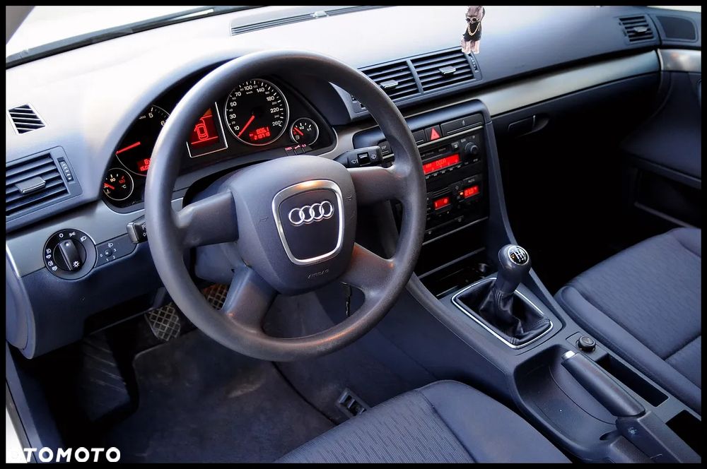 Audi A4 Limousine - 5