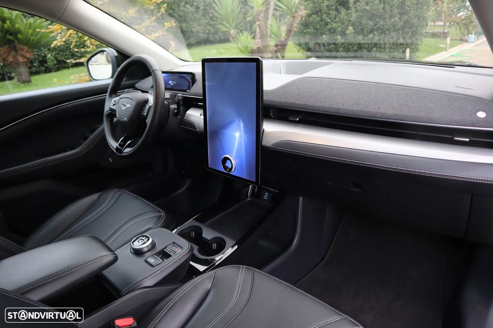 Ford Mustang Mach-E Alargada - 26