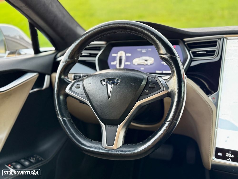 Tesla Model S 85 - 18