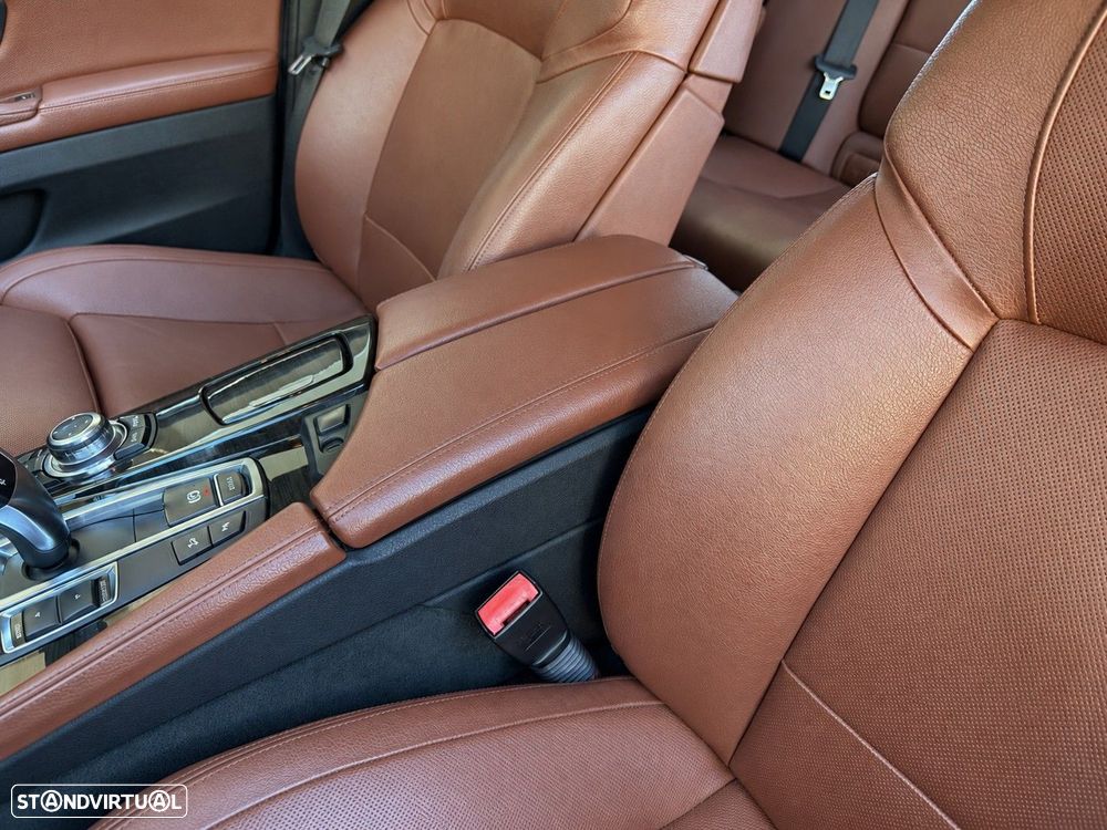 BMW 535 d xDrive Exclusive Auto - 12