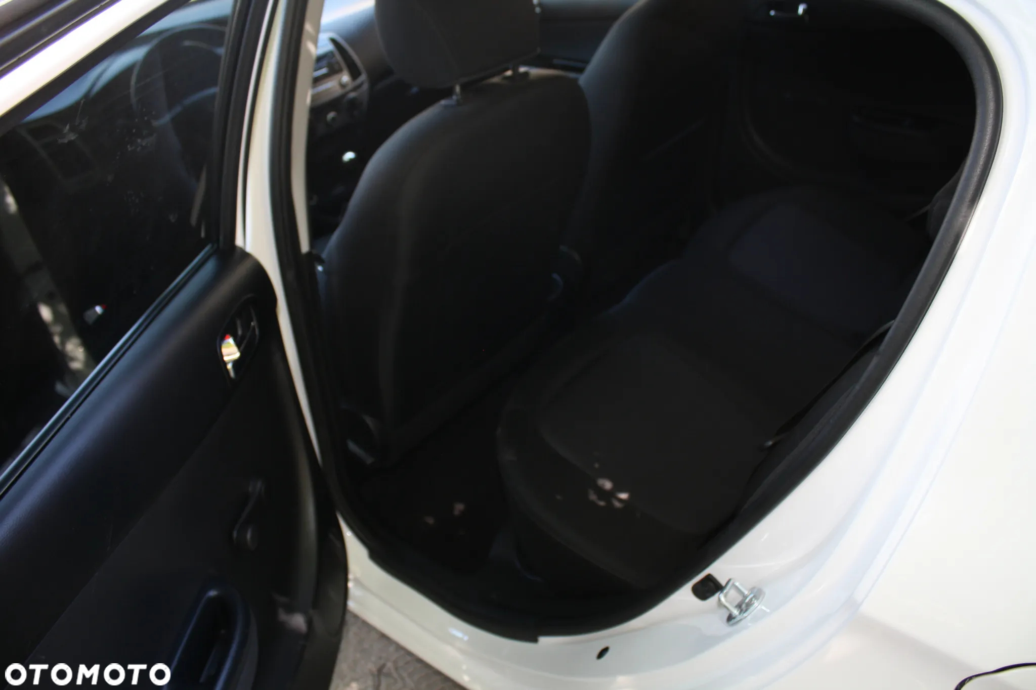 Hyundai i20 1.2 GO - 12