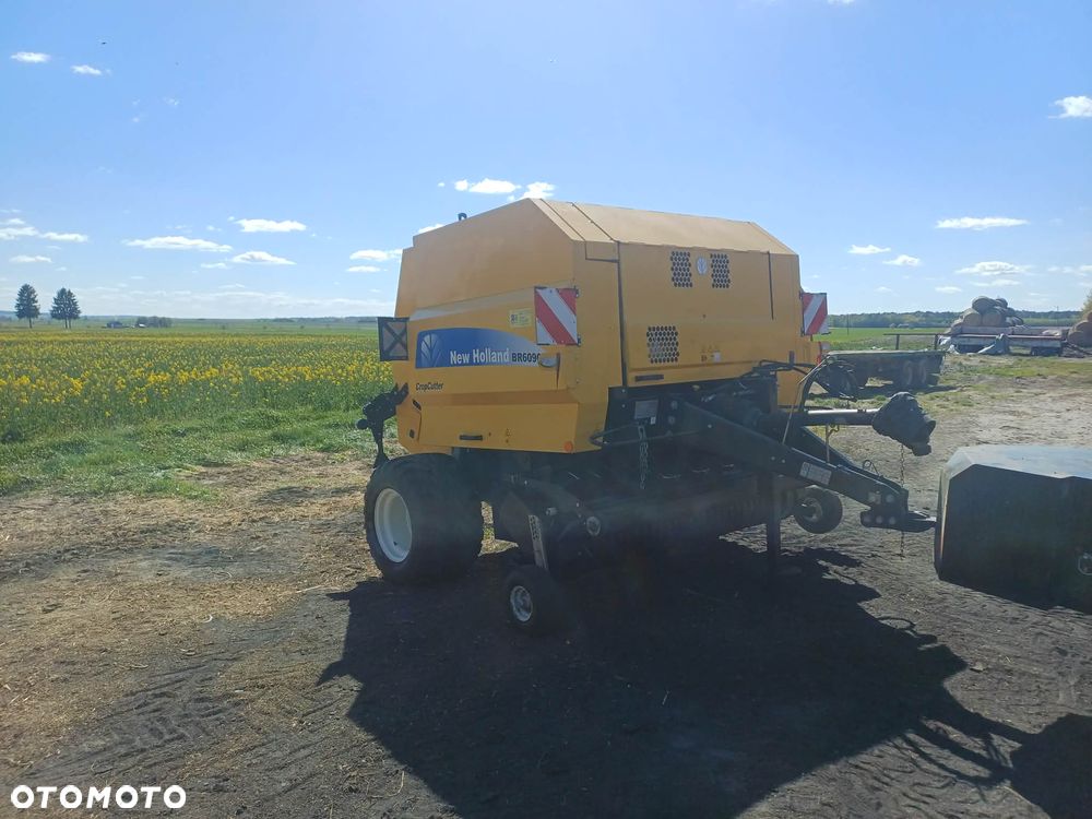 New Holland Br 6090 - 1