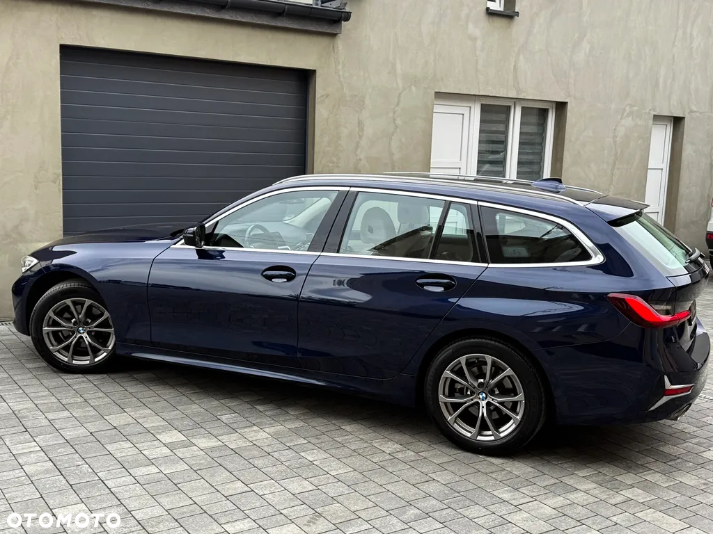 BMW Seria 3 320d Touring Luxury Line - 24