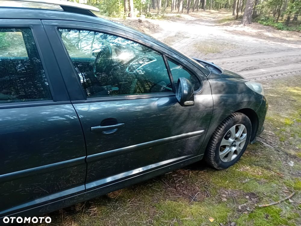 Peugeot 207 2008 photo 3