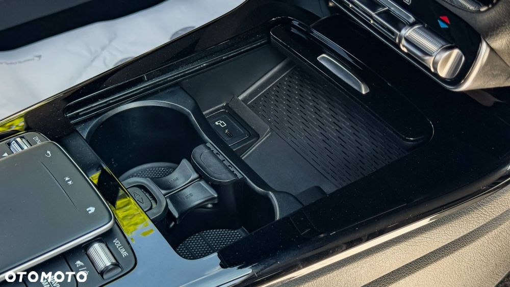Mercedes-Benz CLA 250 e 8G-DCT AMG Line - 10