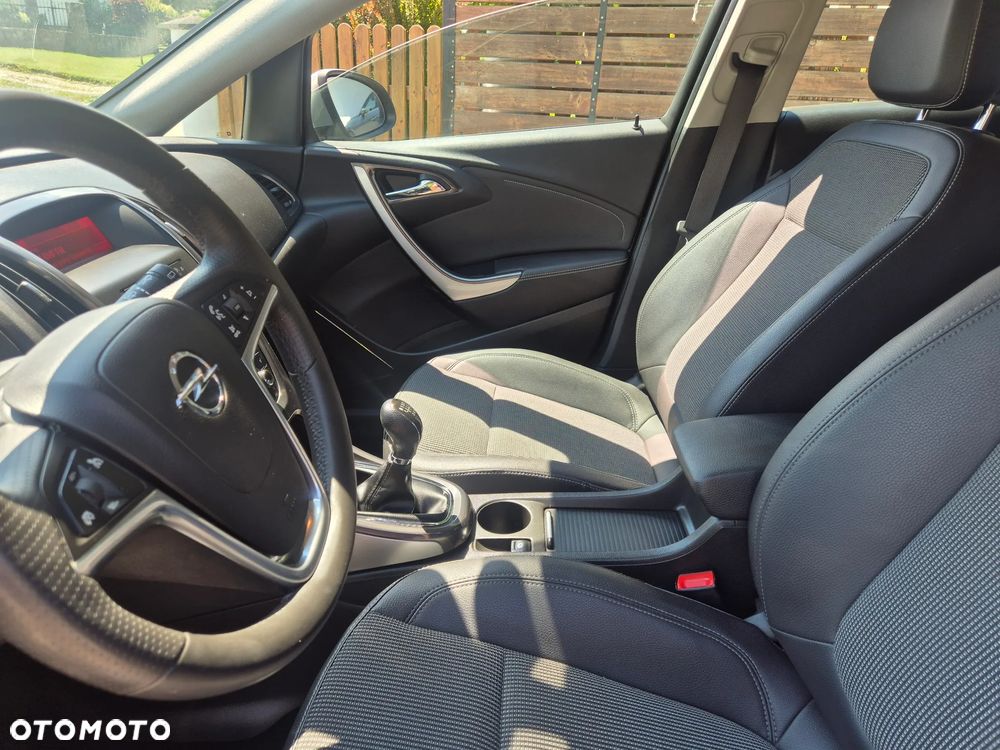 Opel Astra 1.4 Turbo Cosmo - 12