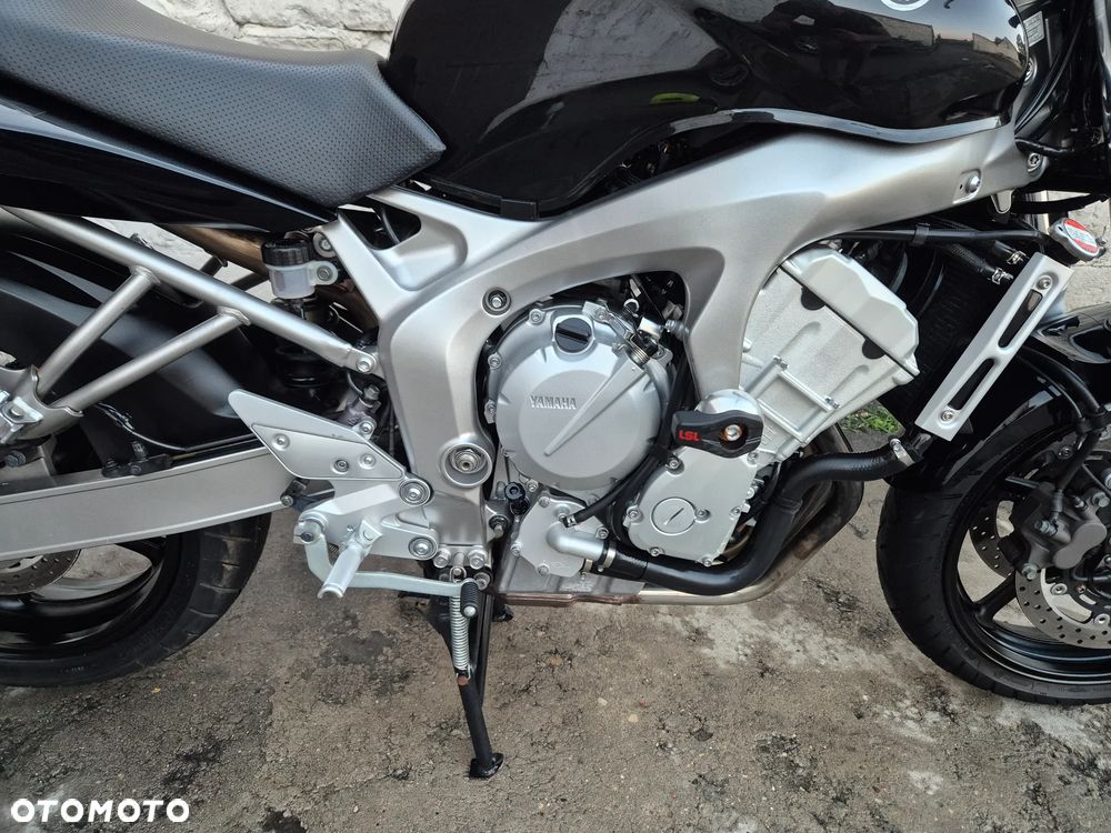 Yamaha FZ6 - 22