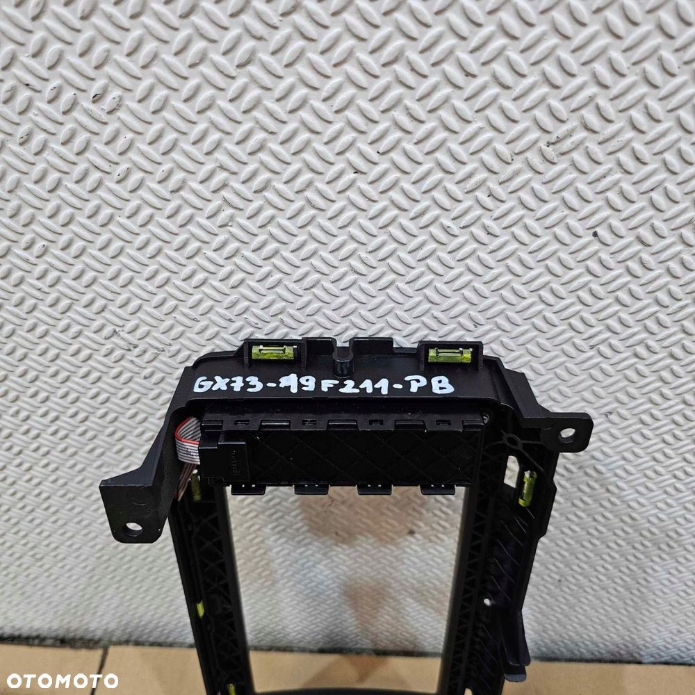 jaguar f-pace x761 ramka panel nawigacji gps radia - 3