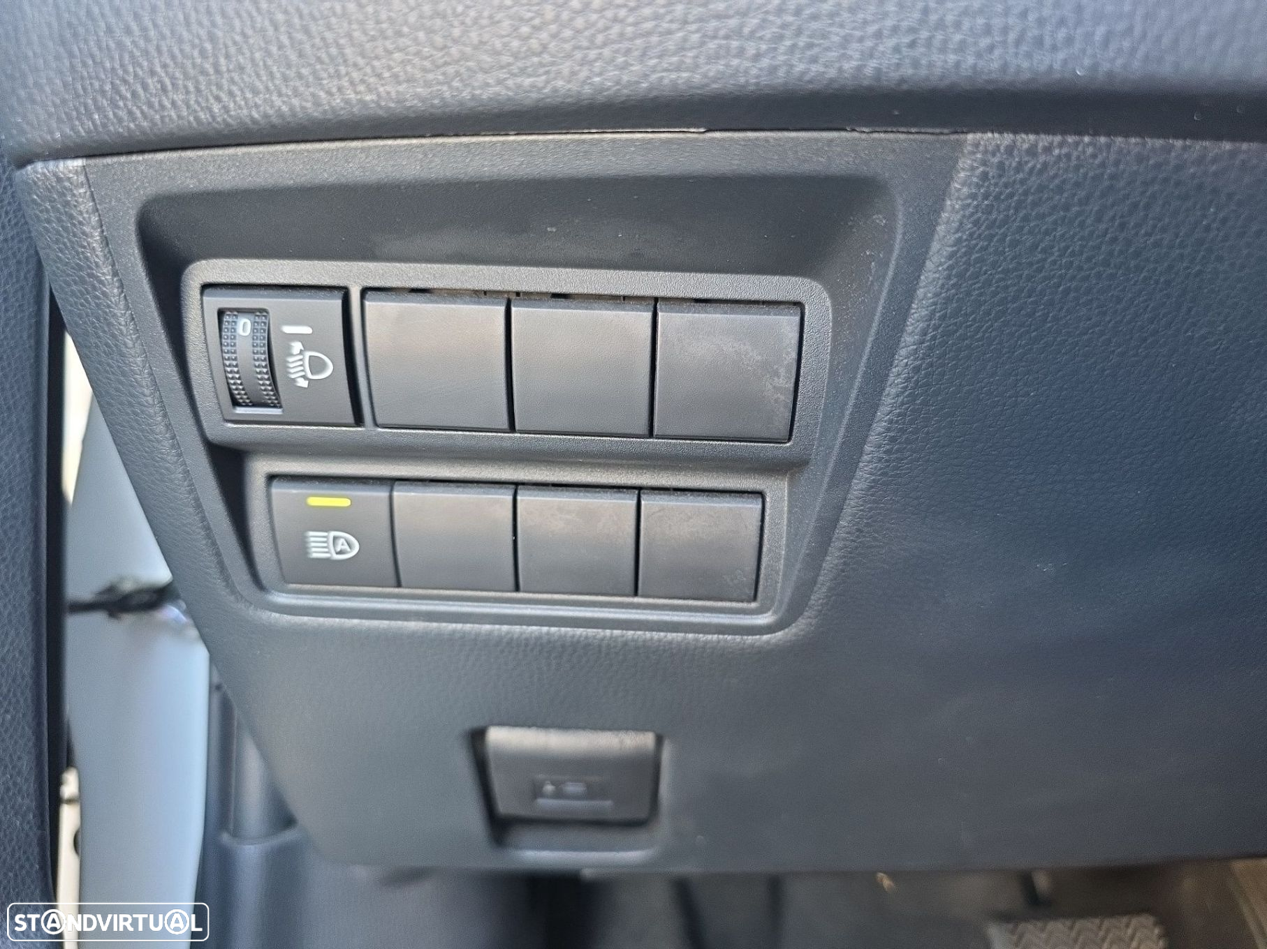 Toyota Yaris 1.5 HDF Comfort Plus - 24