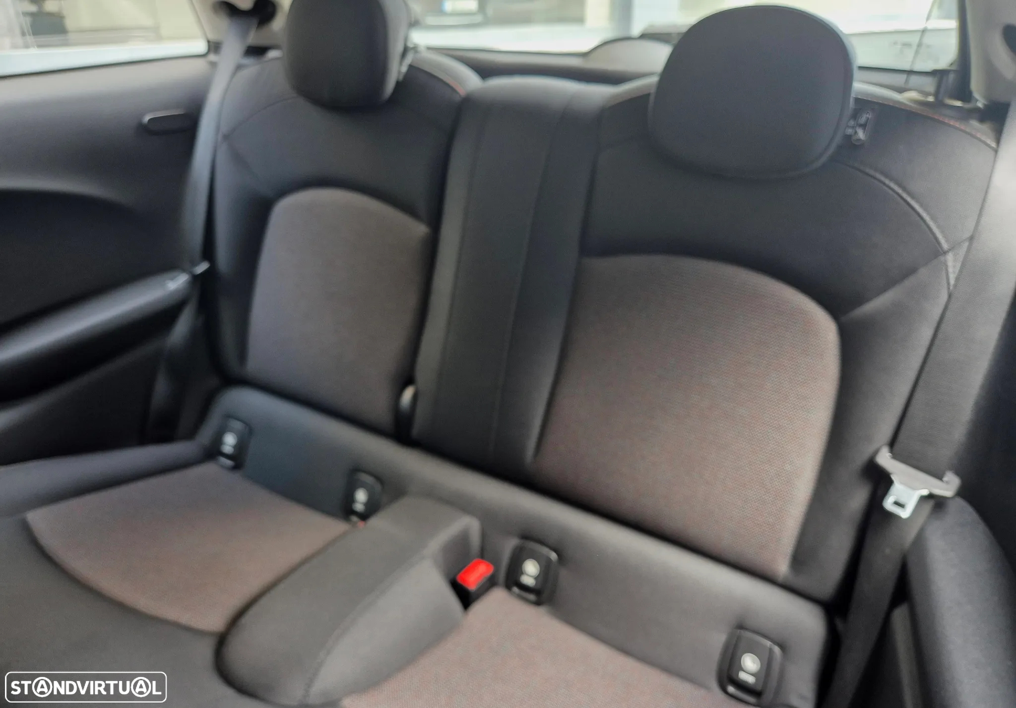 MINI 3 Portas One - 34