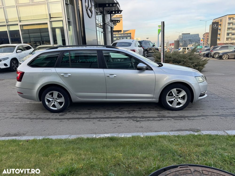 Skoda Octavia 2.0 TDI DSG Ambition - 4
