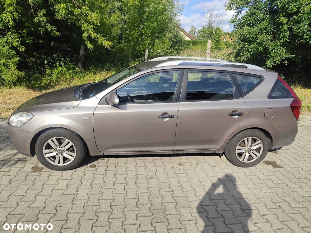 Kia Ceed - 1