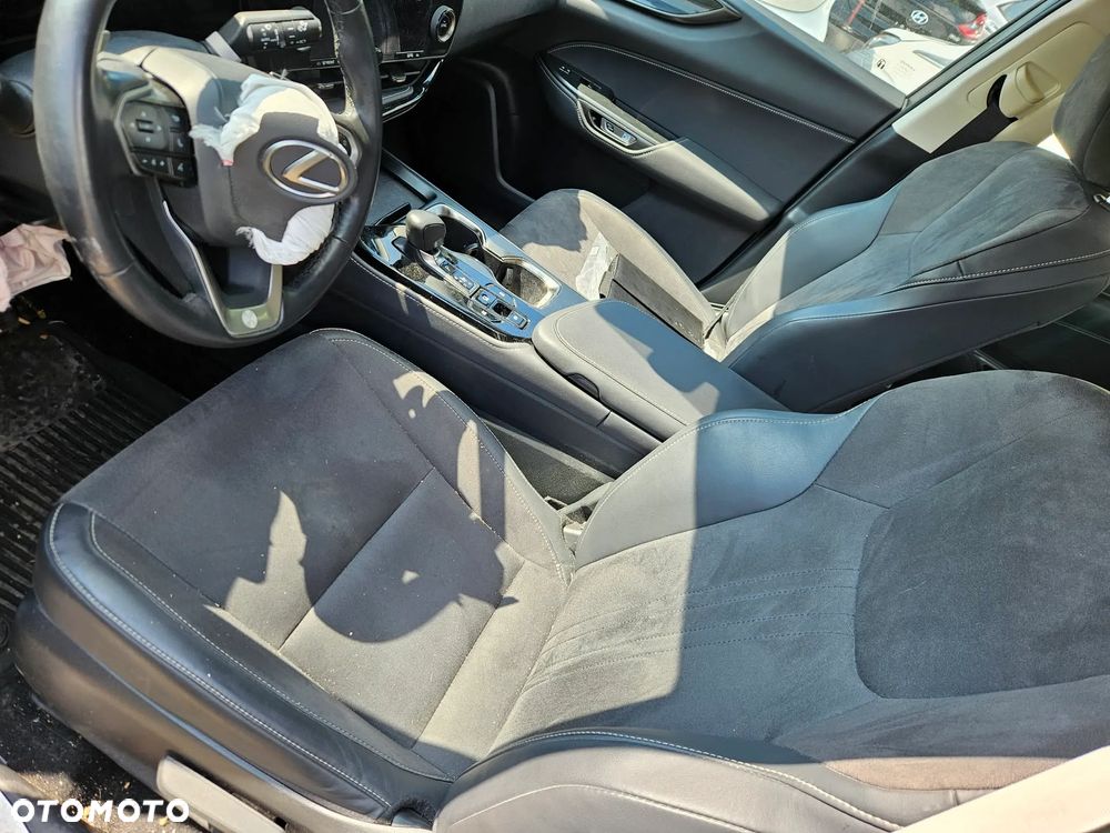 Lexus NX 350h Executive - 8