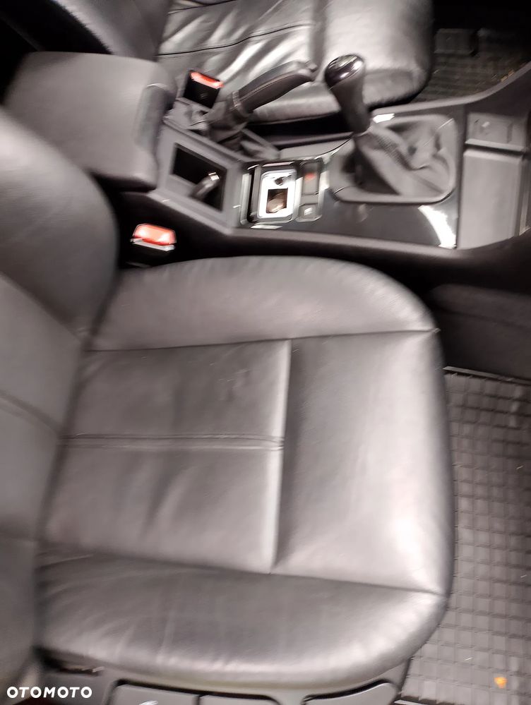 BMW Seria 5 520i - 20