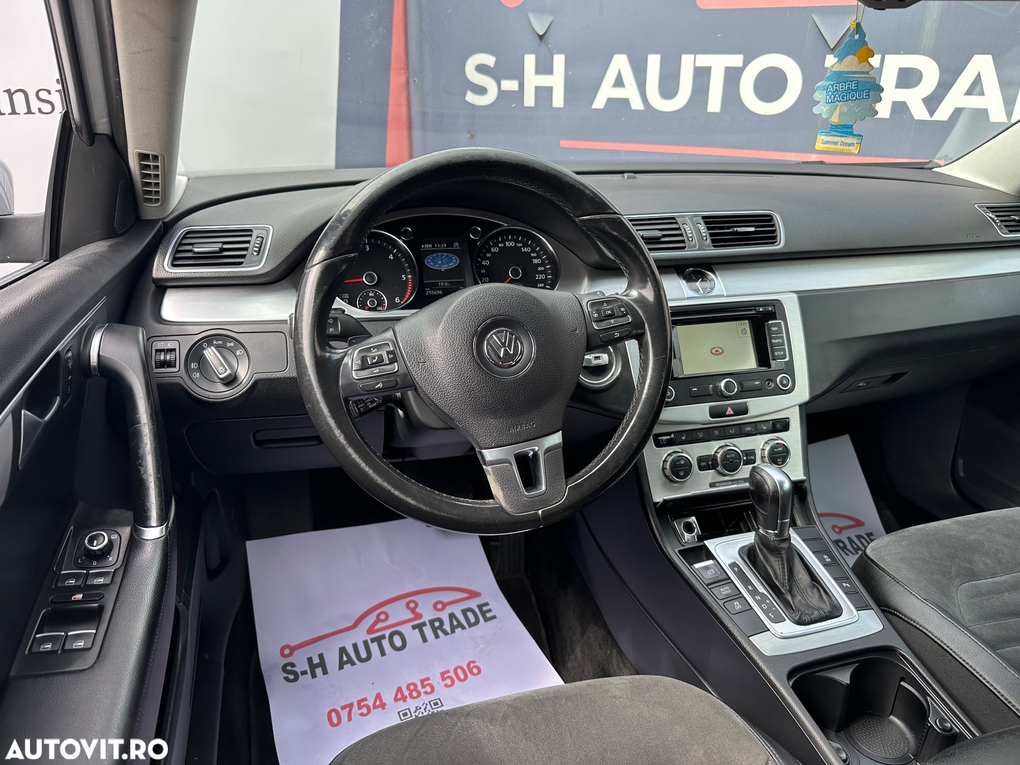 Volkswagen Passat Variant 2.0 TDI DSG BlueMotion Technology Highline - 9