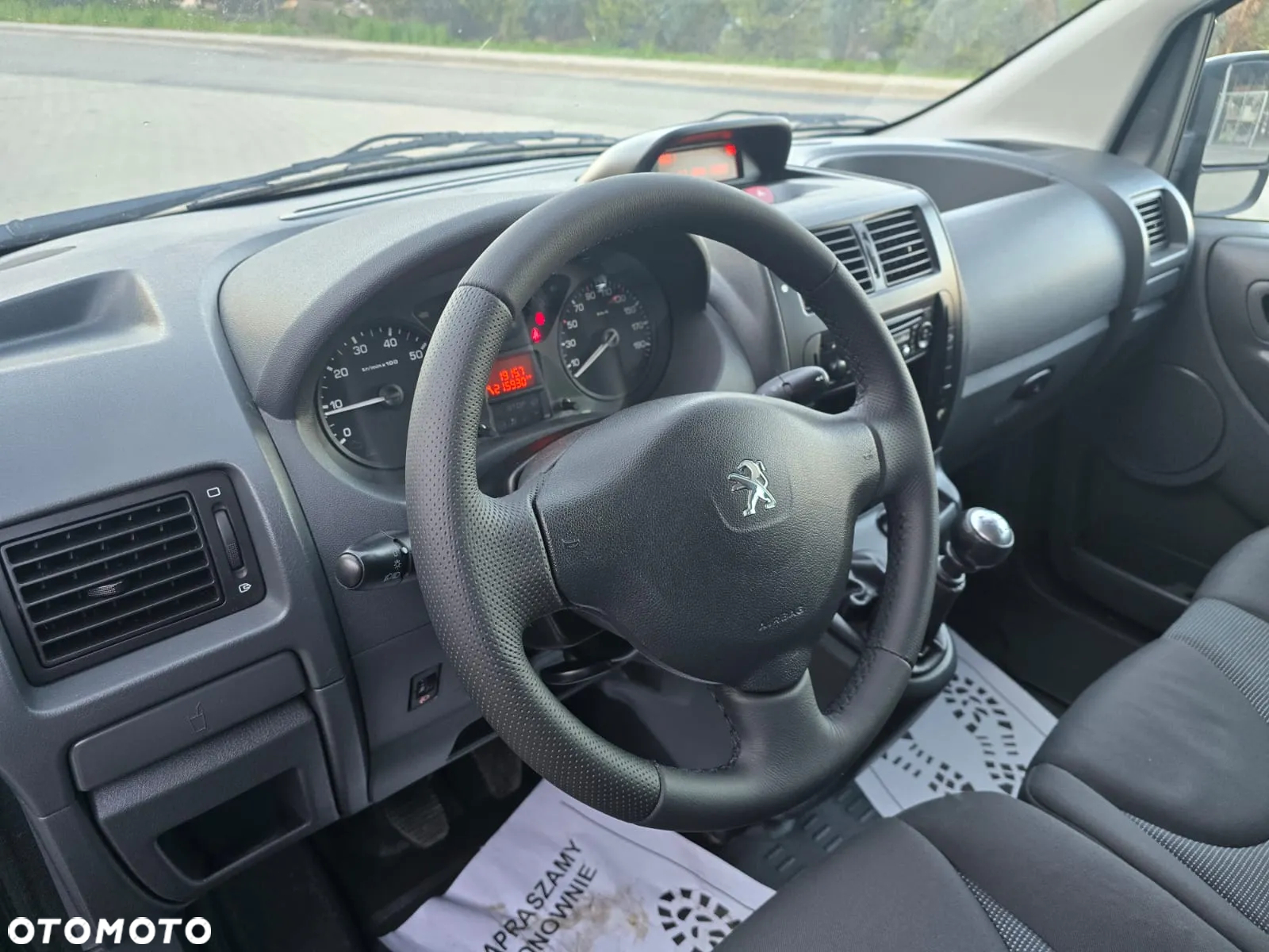 Peugeot Expert - 33