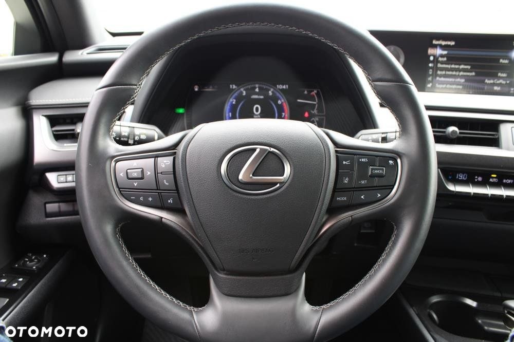 Lexus UX - 14