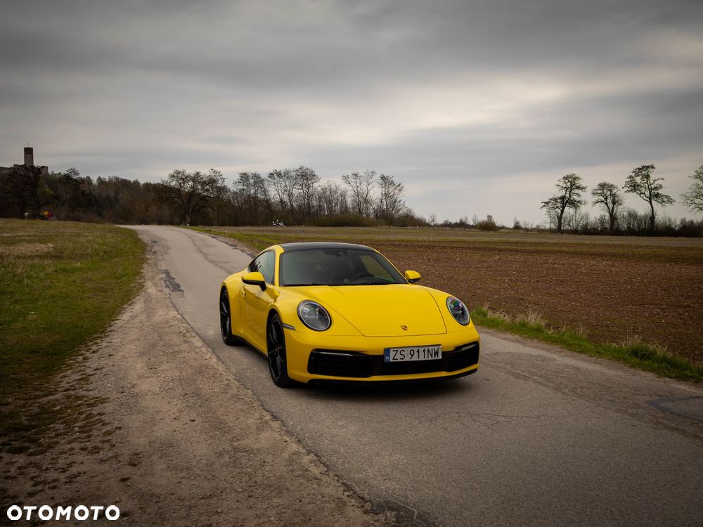 Porsche 911 Carrera 4S - 24
