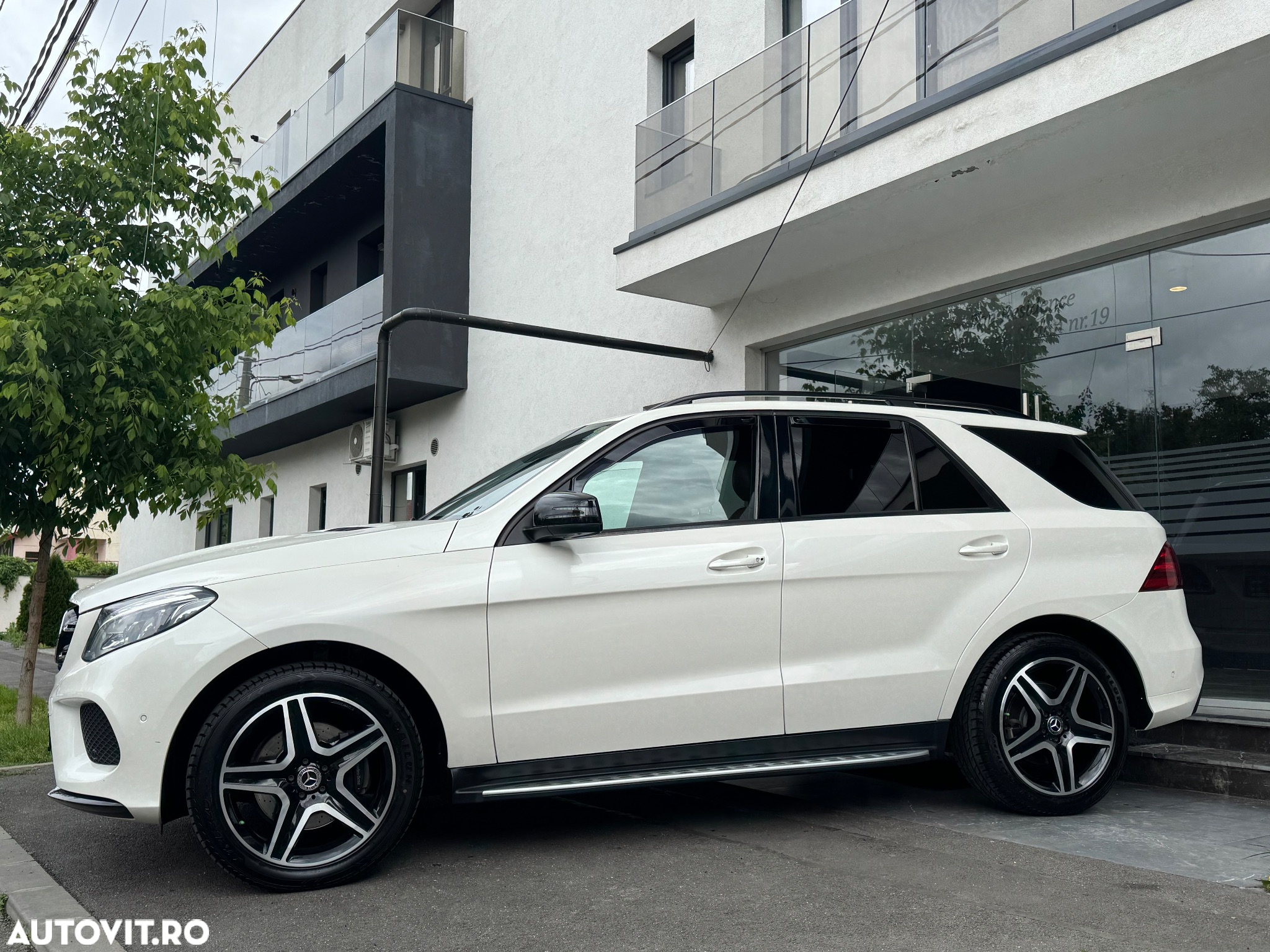 Mercedes-Benz GLE 350 d 4MATIC - 3