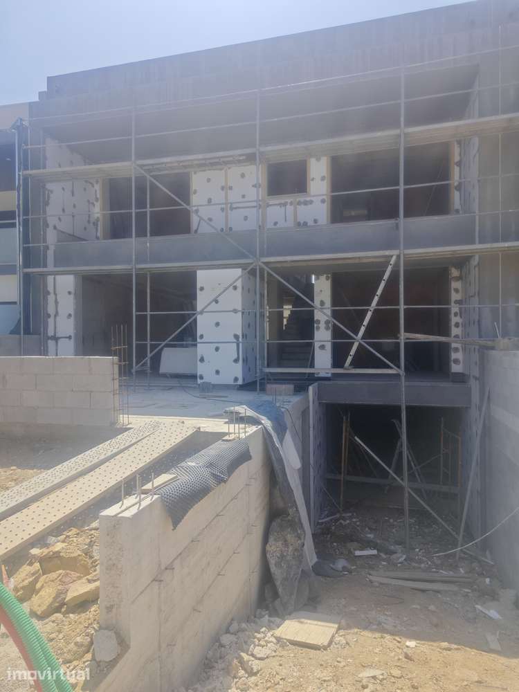 Moradia T4 com garagem e terraço em Cesar - Grande imagem: 4/5