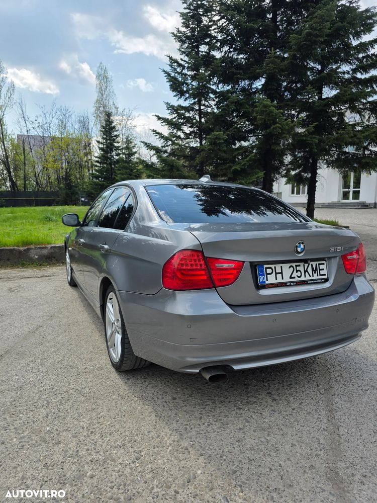 BMW Seria 3 318i Edition Sport - 6