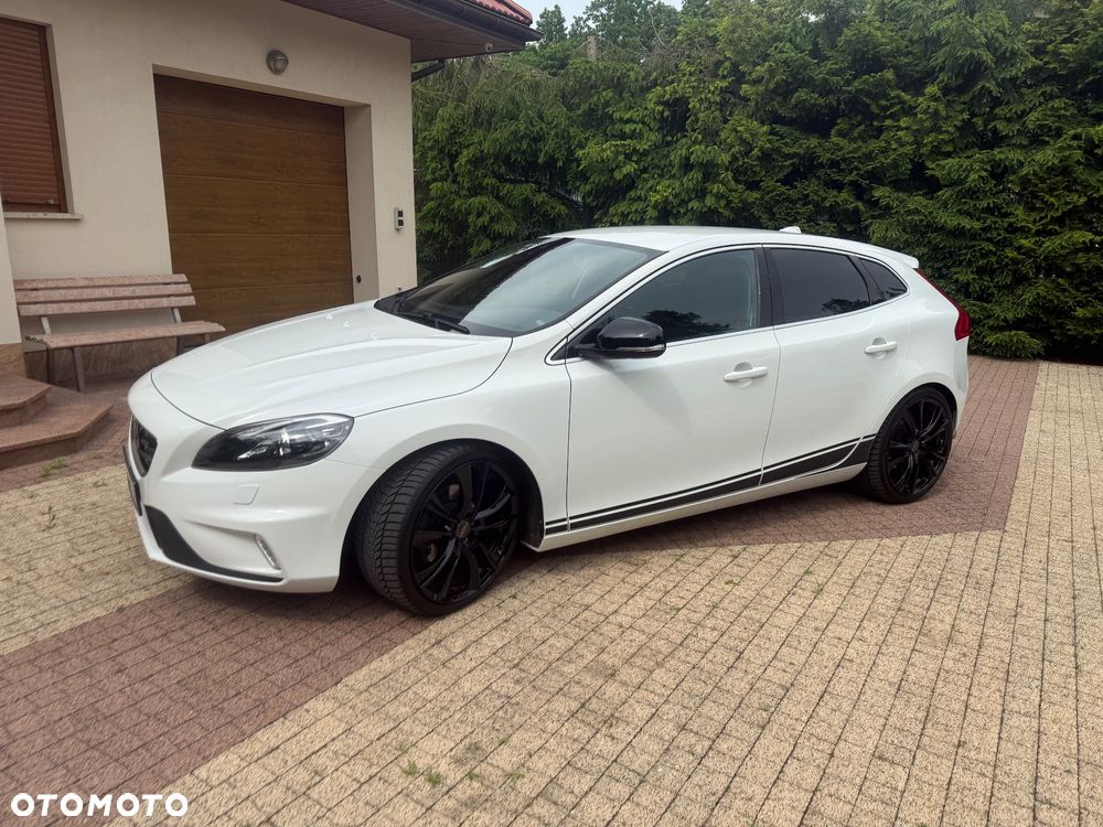 Volvo V40 T4 R-Design - 3