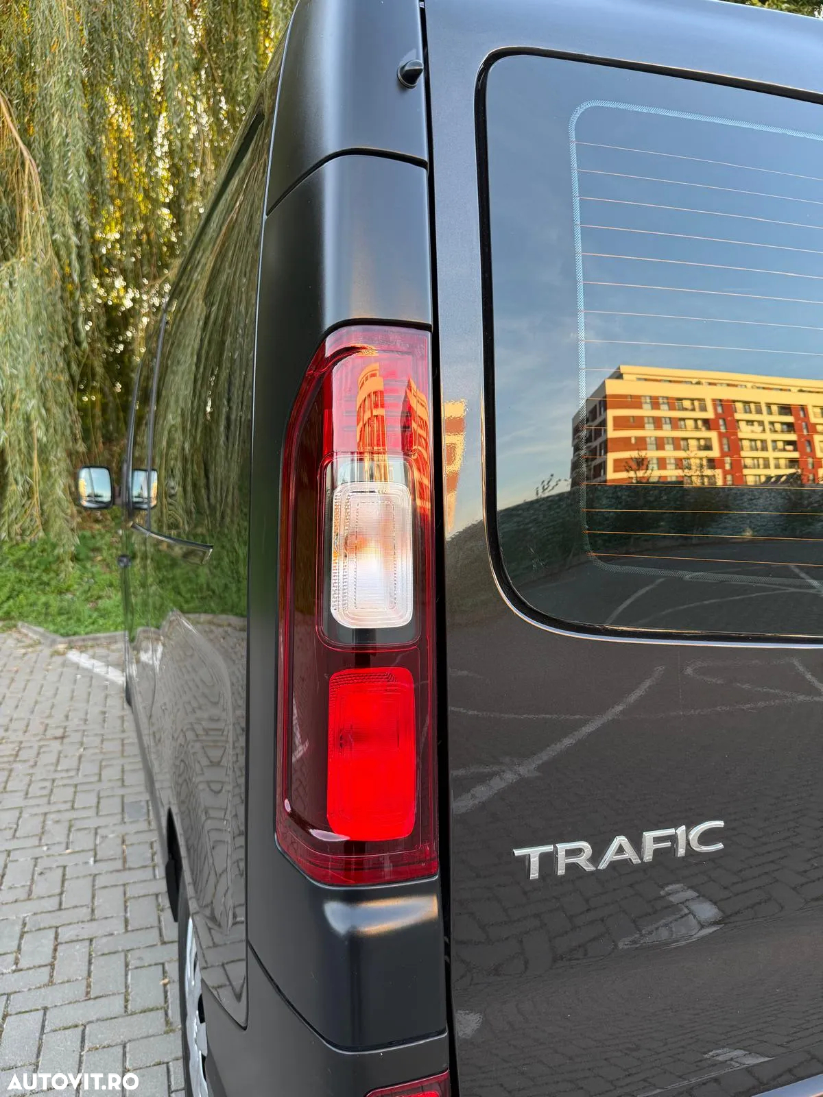 Renault Trafic Combi L2H1 1.6 dCi TT 145 7+1 Expression Plus - 12