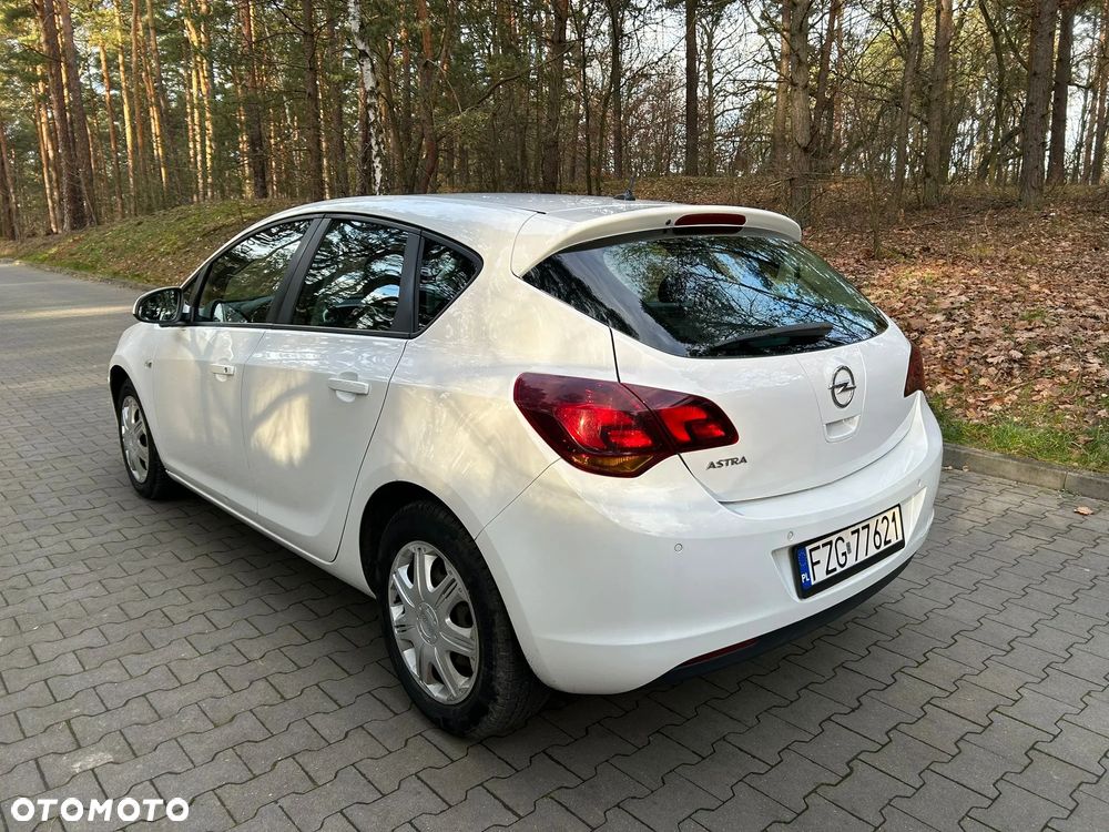 Opel Astra 1.6 Edition 111 Jahre - 4