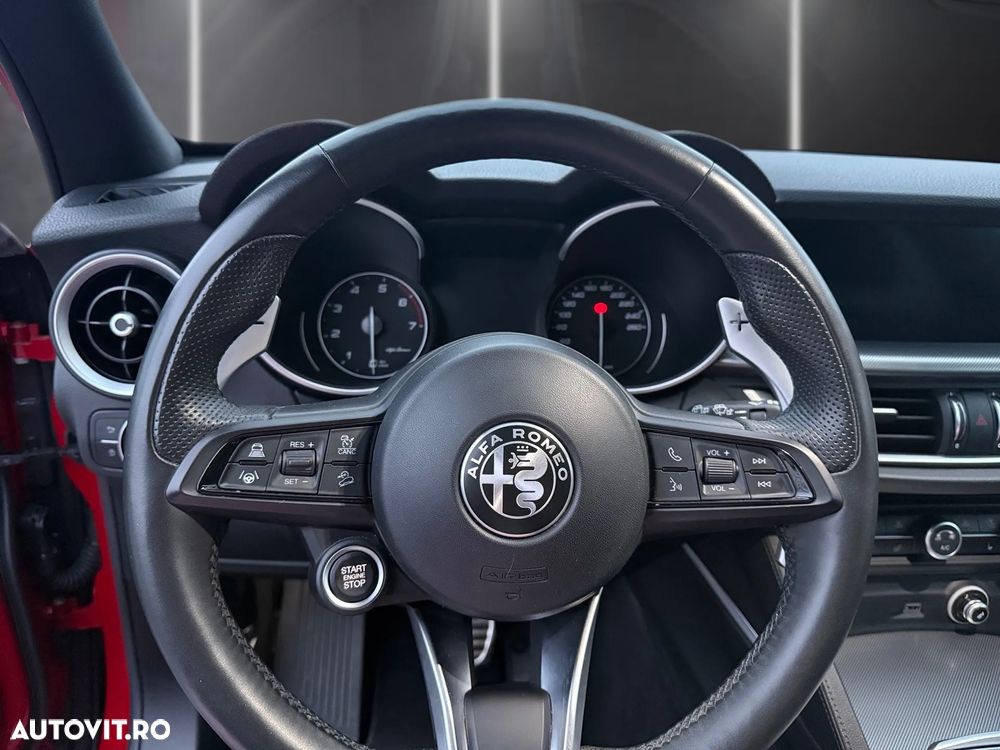 Alfa Romeo Stelvio 2.0 Turbo AWD AT8 Veloce - 14