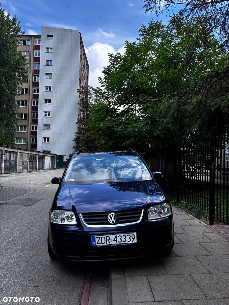 Volkswagen Touran 1.6 FSI - 2