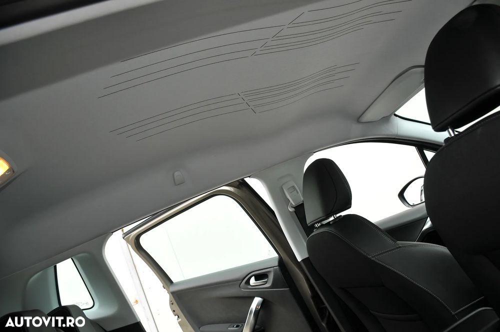 Peugeot 2008 PureTech 110 Stop&Start EAT6 Allure - 31