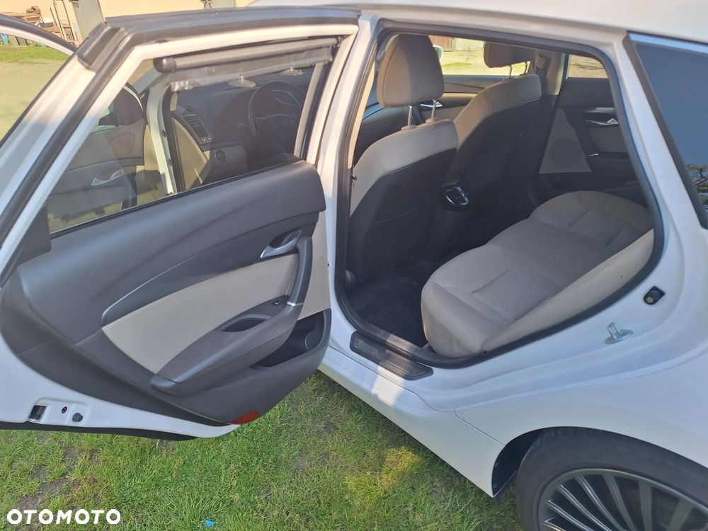 Hyundai i40 1.7 CRDi Comfort DCT - 12