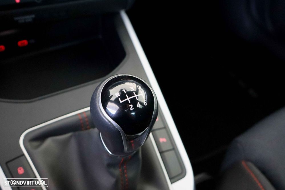 SEAT Arona 1.0 TSI FR - 37