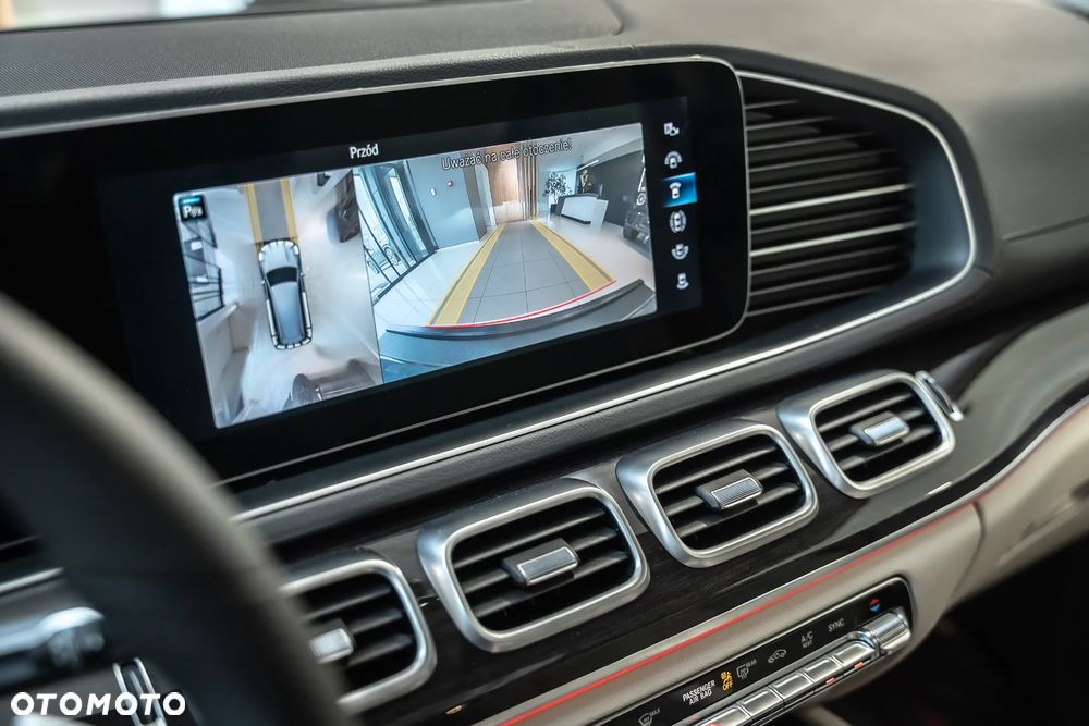 Mercedes-Benz GLS - 30