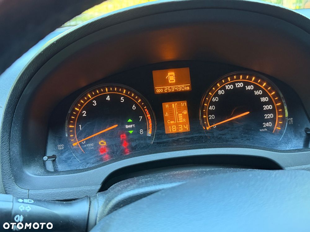 Toyota Avensis 1.8 Luna - 7