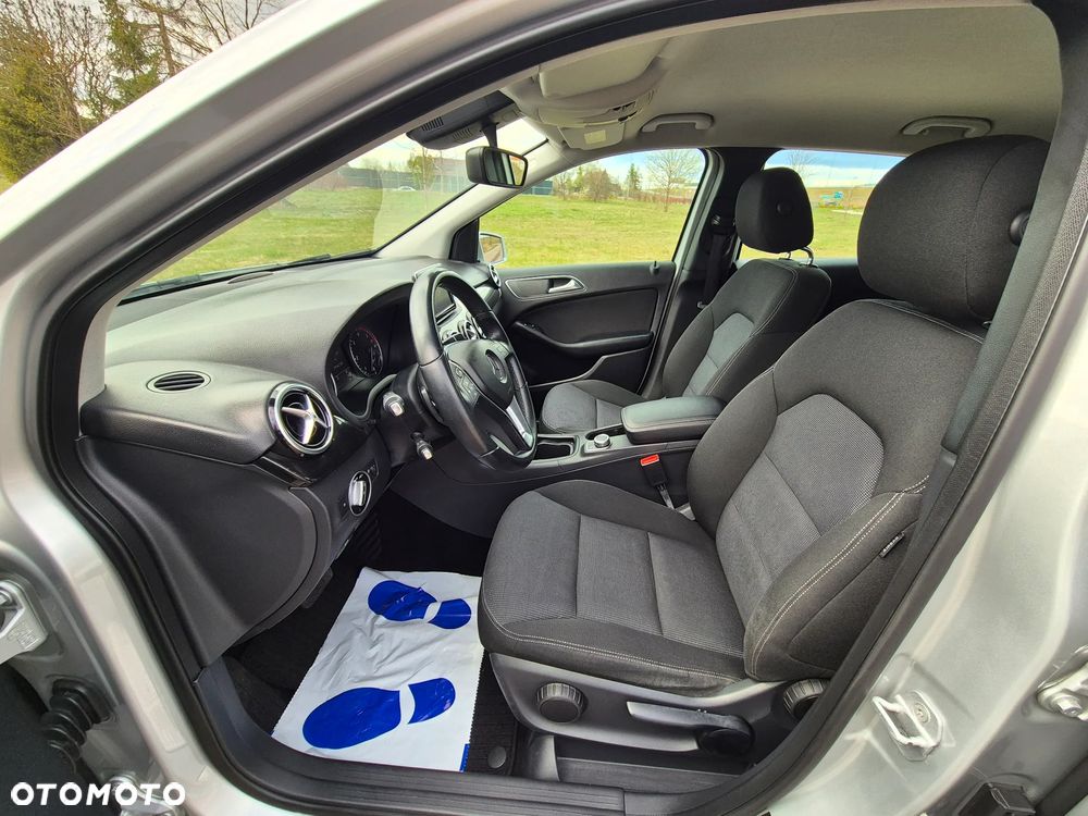 Mercedes-Benz Klasa B 180 CDI (BlueEFFICIENCY) 7G-DCT - 26