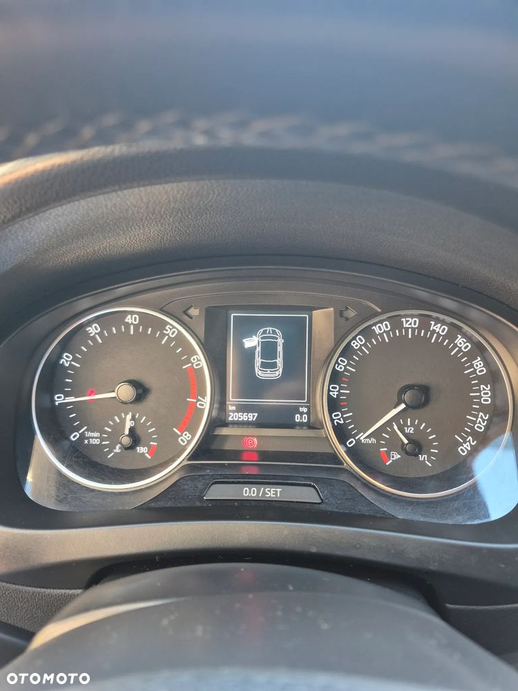 Skoda RAPID 1.2 TSI Ambition - 6