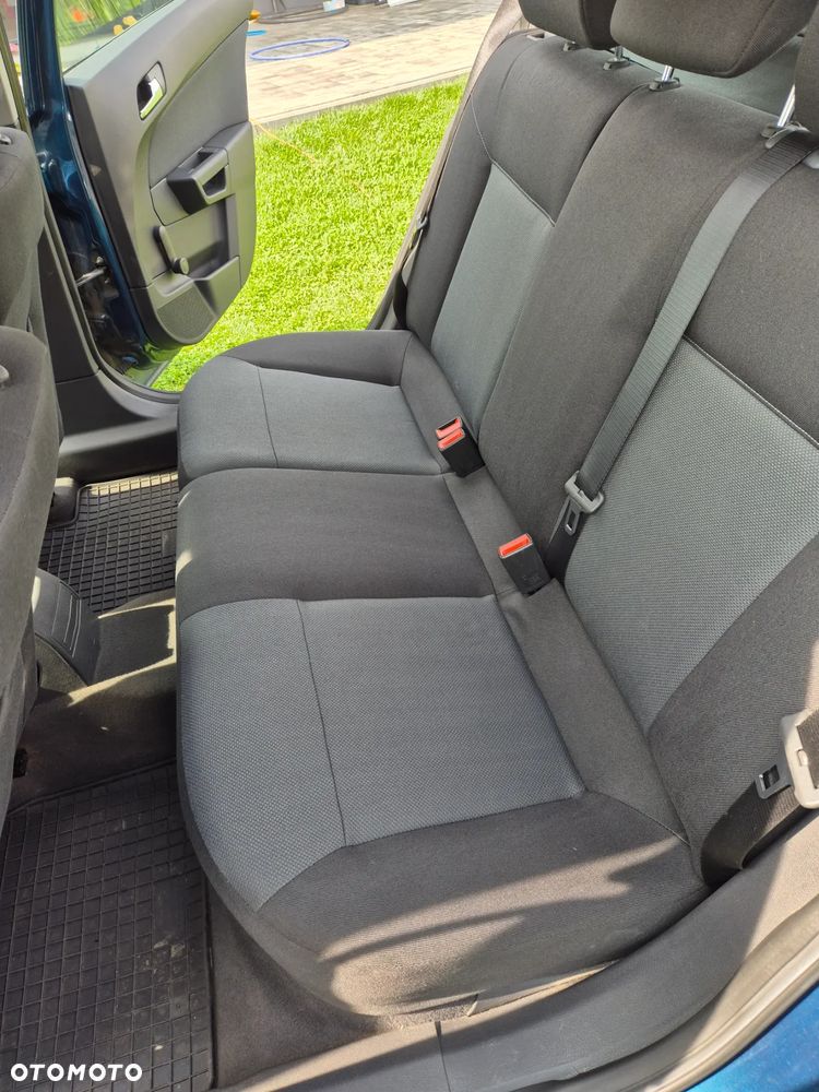 Opel Astra 1.6 Caravan - 9