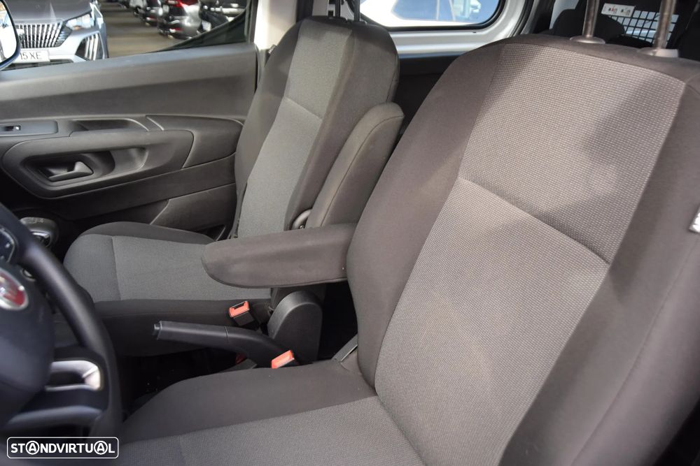 Fiat DOBLO CREW CAB 1.5 BLUEHDI MAXI 5 LUGARES - 24