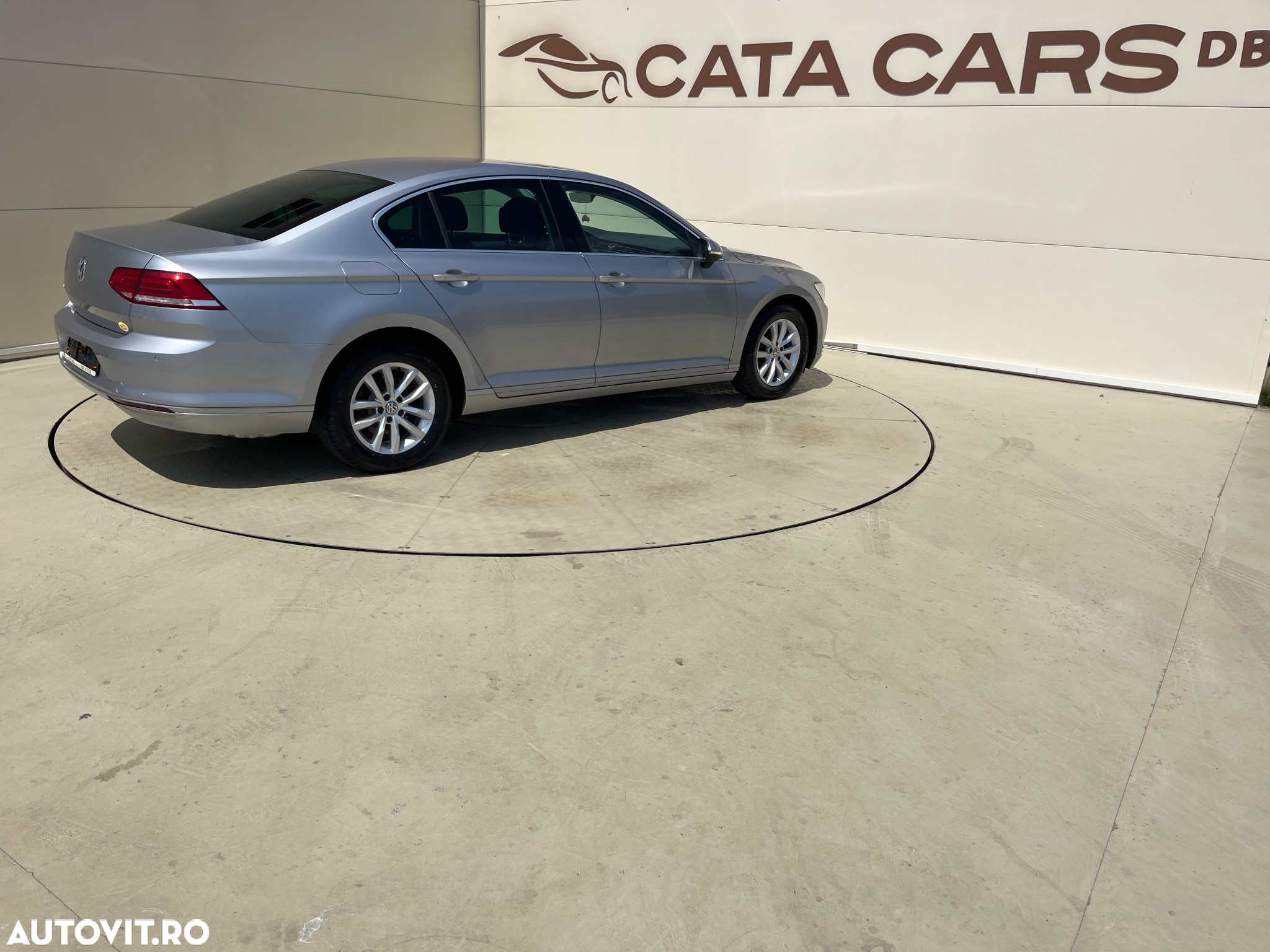 Volkswagen Passat - 16