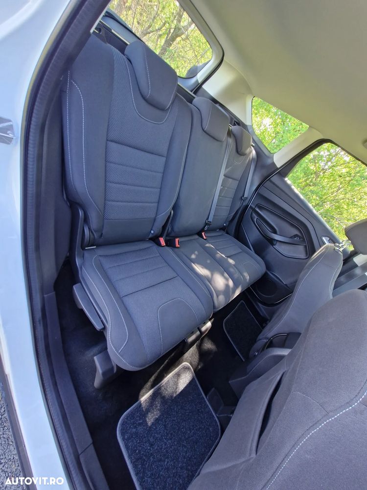 Ford Kuga 2.0 TDCi 2x4 Titanium - 7
