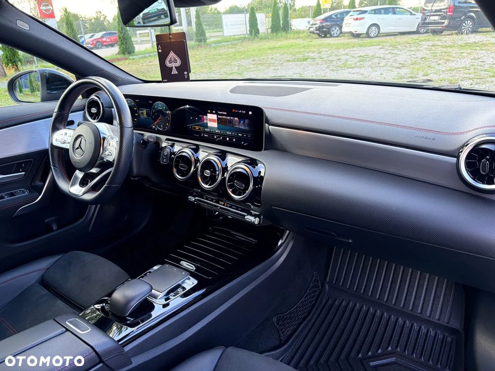 Mercedes-Benz CLA 200 AMG Line 7G-DCT - 33