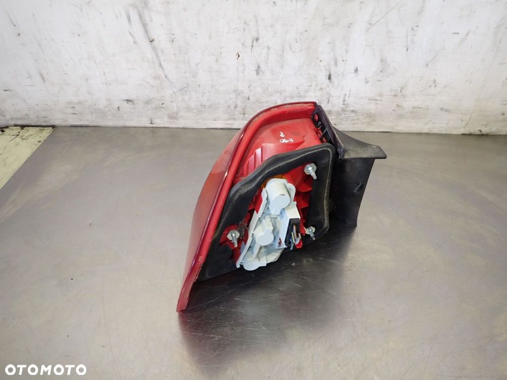 LAMPA PRAWA TYLNA BMW E90 6937458 - 4